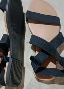 Brand New Women&#39;s Black Flats