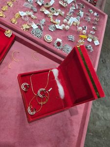 Rubia AD Zirconia Pendant Set With Chain
