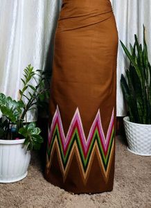 Brown Mizo Ethnic Skirt ( Thadsem - Lungi)