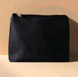 Leather Travel Pouch - BlackCarry Your Essentials