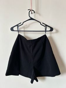 Chic Black Mini Skirt