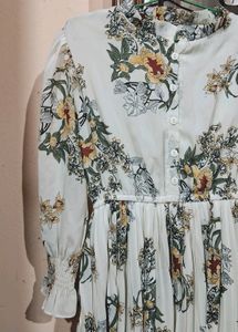 Pretty Floral White Dress🥀🤍