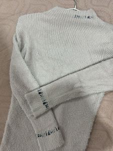 Fluffy Knit Sweater (stretchable)