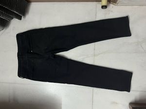 H&amp;M Solid Black Jeans Regular Fit