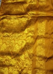 Traditional Saree Green With Gold Zari Pallu