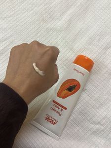 Nykaa Naturals Papaya Face Scrub