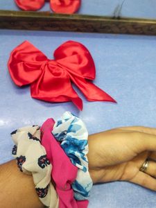 3 Crunches In Hair Bow