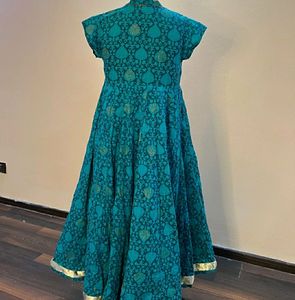 🦚Peacock Blue Wrap Gown With Golden Border