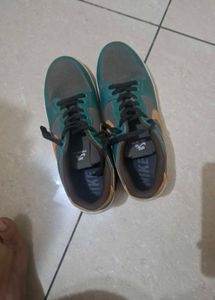 Nike SB Dunks With Extra Laces