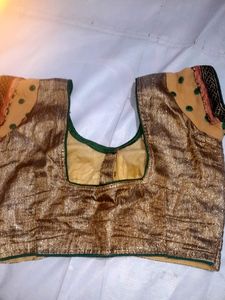 Fabulous Saree For Mehendi Heavy Border