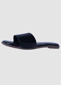 Black flats With multi-styling Straps