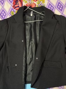 Stylish Black Blazer
