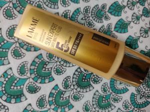 Lakme Sun Expert