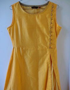 Vishudh Kurta Set(Size:S)