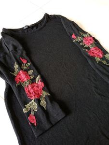 MAX BRAND EMBROIDERED TOP🖤❤️