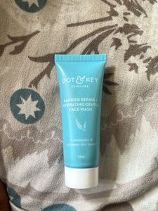 Dot & Key Hydrating Face Wash