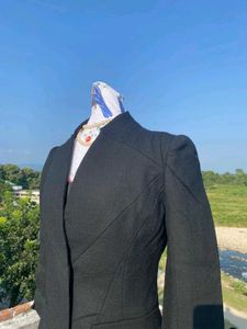 Black fitted Blazer