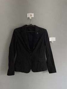 Black Blazer - Stylish &amp; Versatile