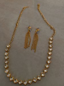 Elegant Gold-Tone Necklace & Earrings