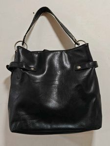 Tommy Hilfiger Bucket Bag