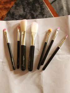 Hello Kitty Make Up Brush Set