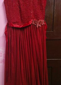 Sleeveless Party Wear Gown