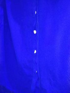 Women&#39;s Shirt In Royal Colour