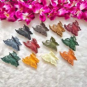 Butterfly Korean Clutcher