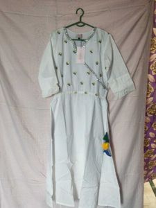 White Embroidered Kurta