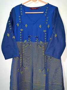 Sangria Ethnic Shrug - Blue
