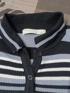 Very Pretty  Crop Top Never Used Brand New