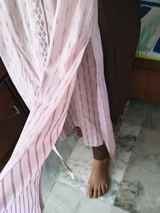 Elegant Pink Kurti with Delicate Details