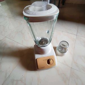 MIXER JAR SET BOUGHT FROM QATAR