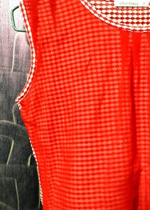 FASHIONABLE RED TOP