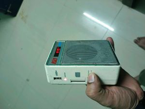 Vintage Pocket FM Radio - Not in work condi6