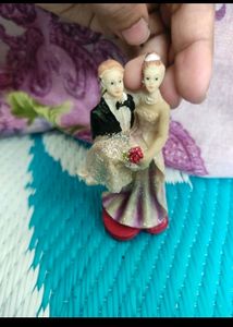 Gift Show Piece Couple Statue