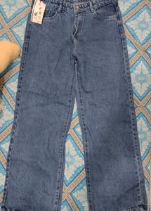 UNISEX STRAIGHT LEG JEANS