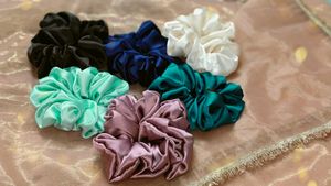 PREMIUM SILK SCRUNCHIE SET