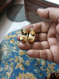 Golden Elegant Earings