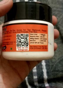 Livincy De-Tan Scrub