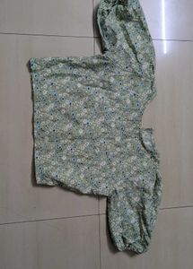 Floral Print Puff Sleeve Top