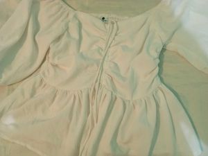 Cute Korean Top 🐚
