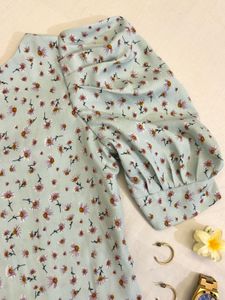Round Neck Puff Sleeve Crop Top
