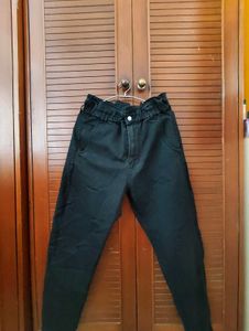 Black Mom fit jeans, dark blac jeans