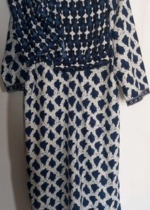 Printed blue white suit set