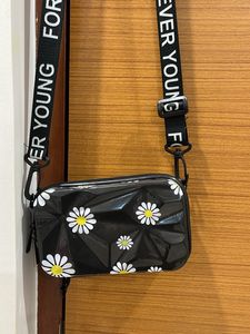 Daisy Crossbody Bag