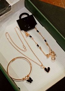 Very Beautiful Small Jewellery Set