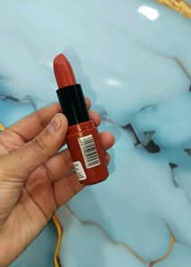 Insight Primer Matte Lipstick