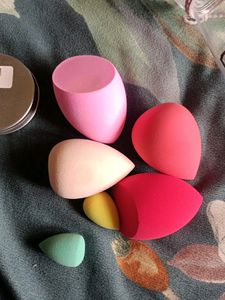 Faces Canada Beauty Blender With Jar