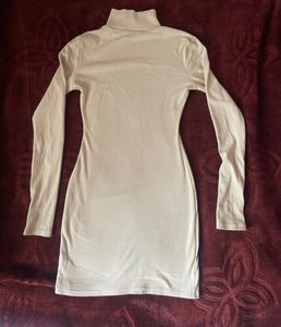 urbanic fitted bodycon dress with thumbhole
